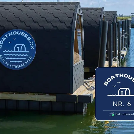 Boathouses - Overnat Pa Vandet Ved Limfjorden ספינת מלון